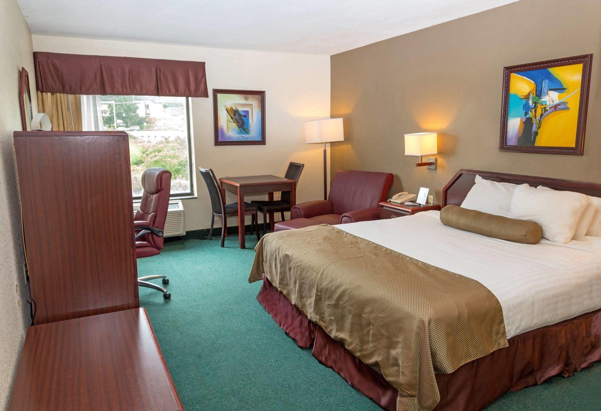 Super 8 By Wyndham Somerset Exteriér fotografie